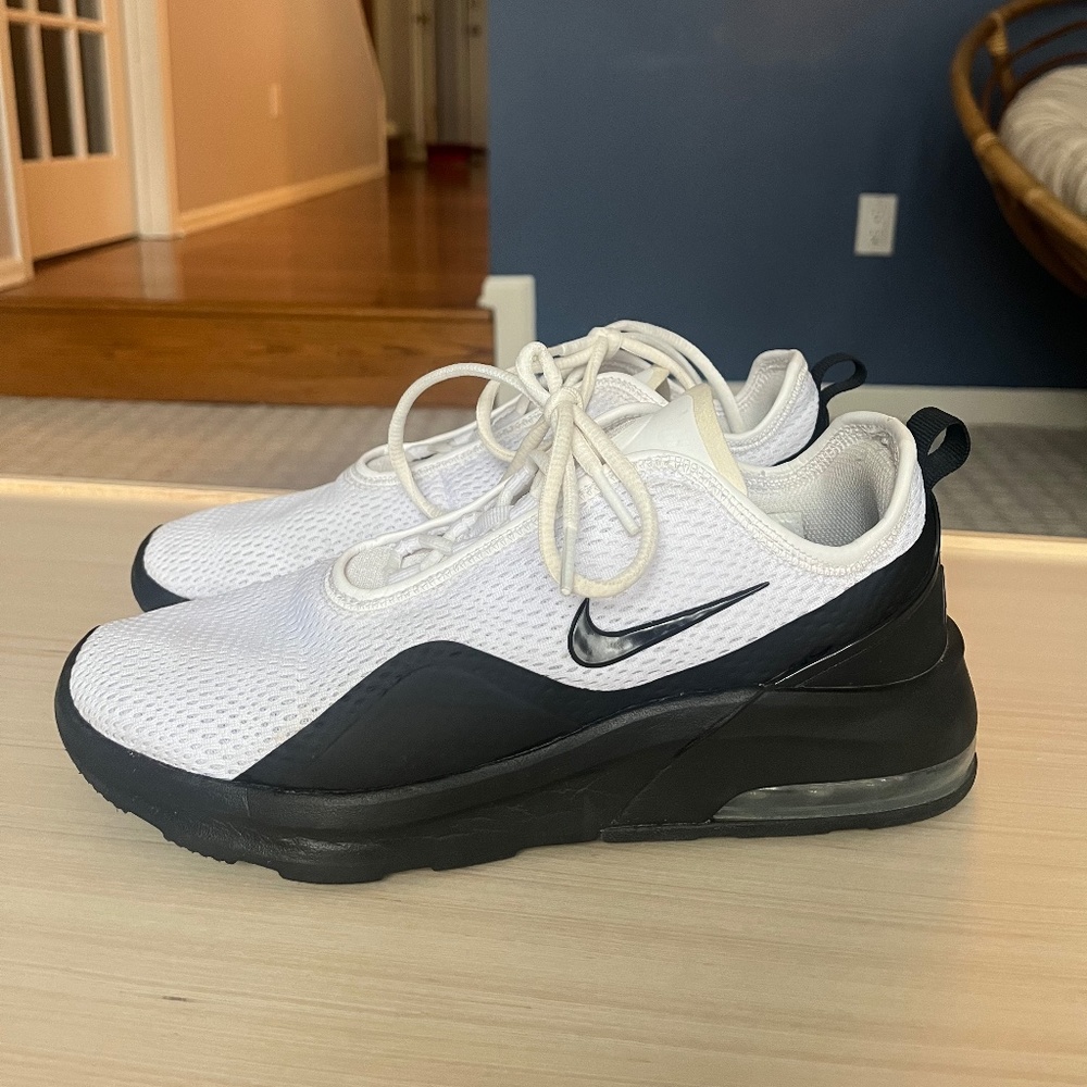 Nike Air Max Motion 2